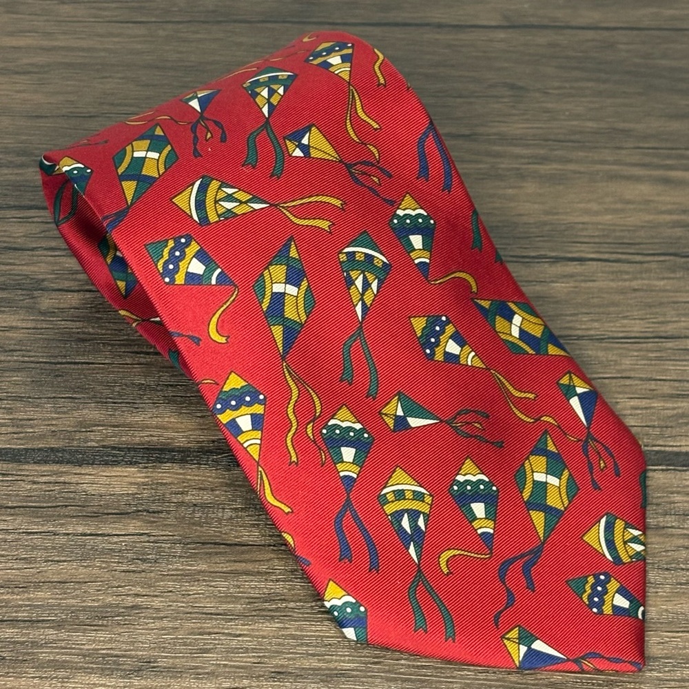 Brooks‎ Brothers Makers Red/Gold/Blue Kites Tie 100% Silk Made in USA 58” X 3.5”